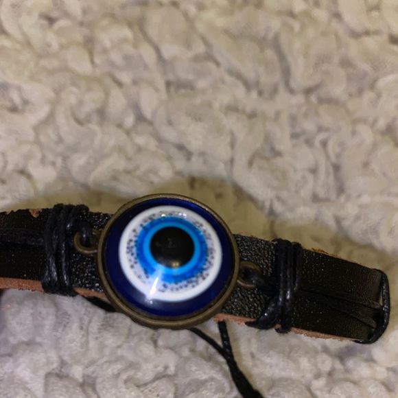 Seeing Eye Leather Bracelet - Picture 2 of 4